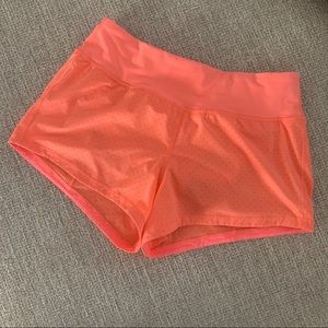 Lululemon final lap short 2.5” excellent condition